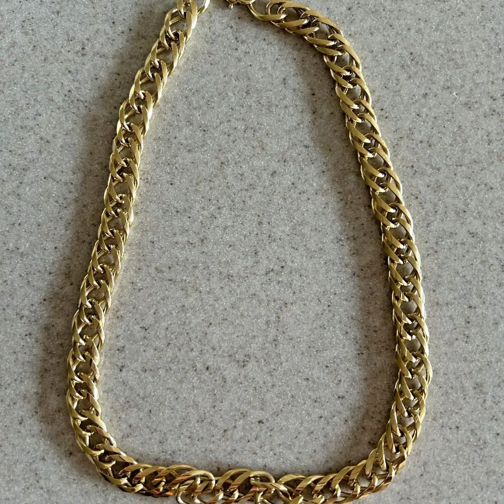 Vintage Gold Tone Chunky 18